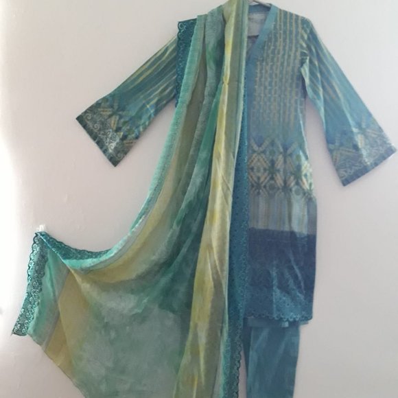 3-Piece Lawn Suit Embroidered - Picture 7 of 8